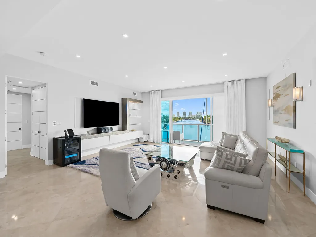 516 Hendricks Isle Fort Lauderdale FL 33301