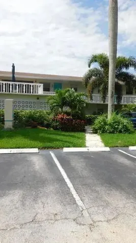 640 SE 2nd Avenue Boynton Beach FL 33435