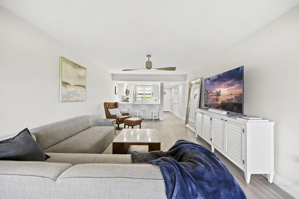 6061 Balboa Circle Boca Raton FL 33433