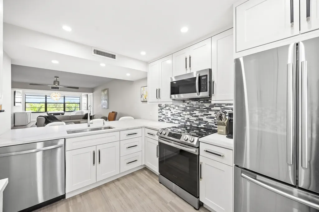 6061 Balboa Circle Boca Raton FL 33433