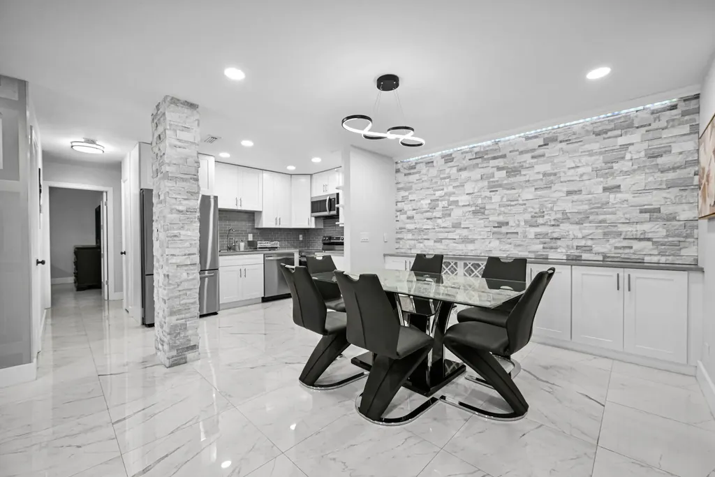 6279 Bay Club Drive Fort Lauderdale FL 33308