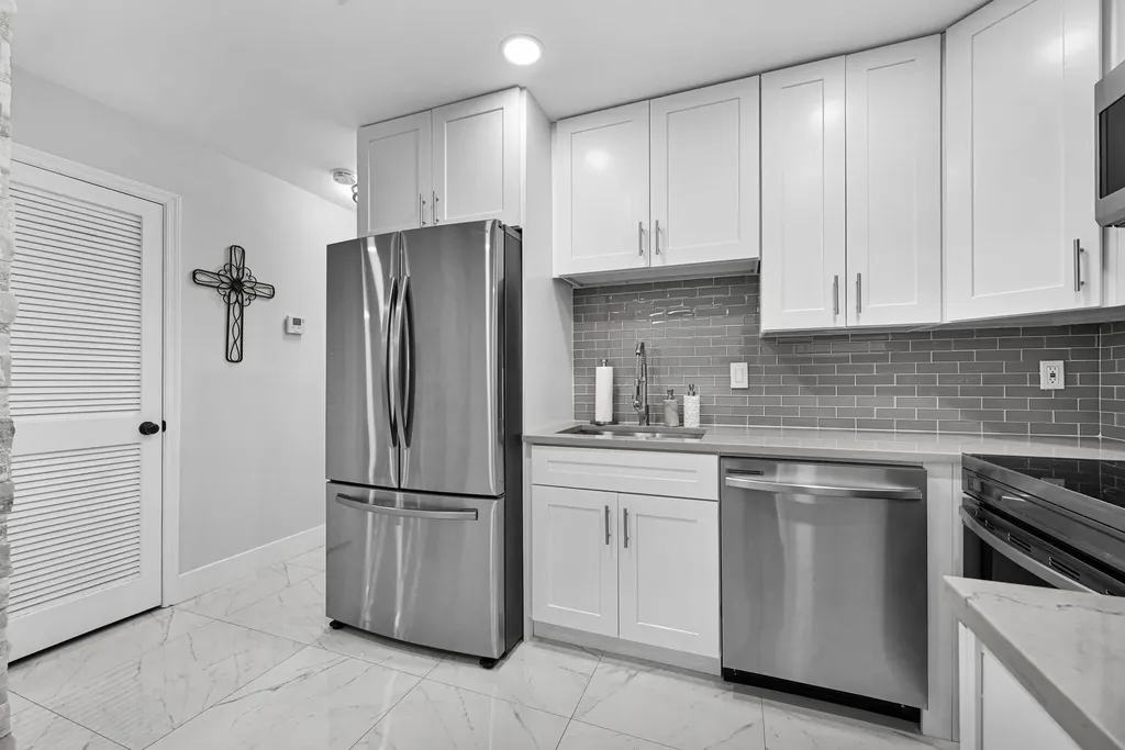 6279 Bay Club Drive Fort Lauderdale FL 33308