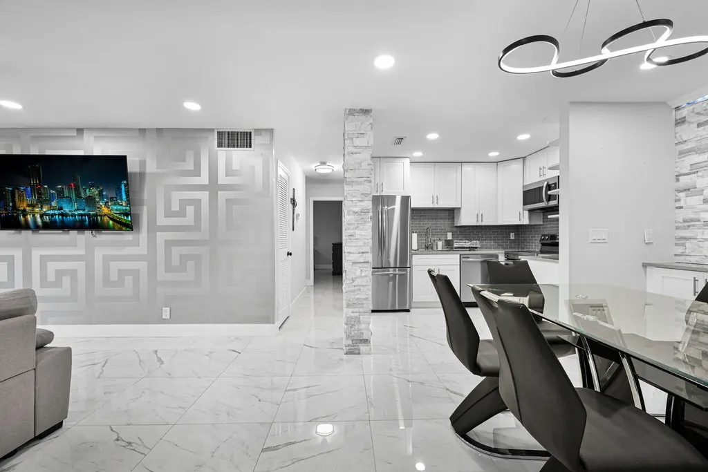 6279 Bay Club Drive Fort Lauderdale FL 33308