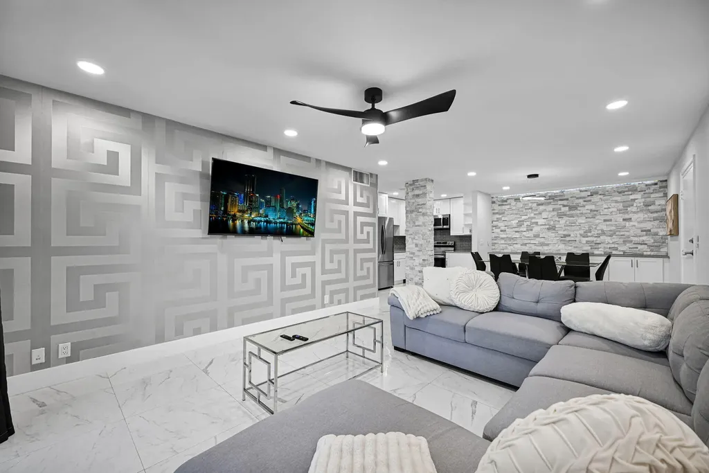 6279 Bay Club Drive Fort Lauderdale FL 33308