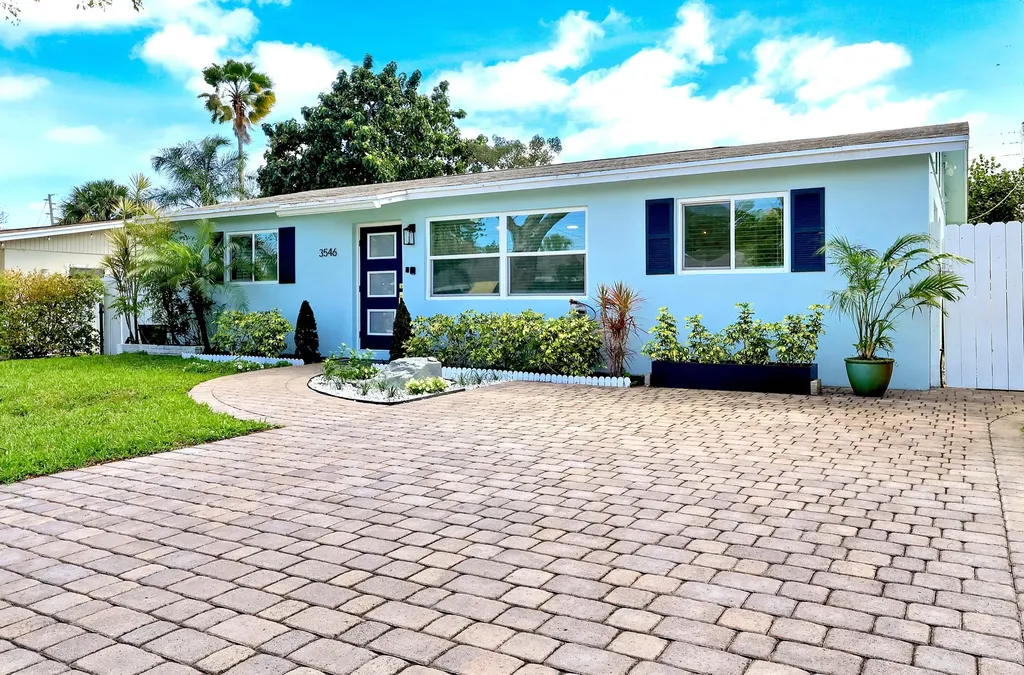 3546 Betty Ann Court E West Palm Beach FL 33403