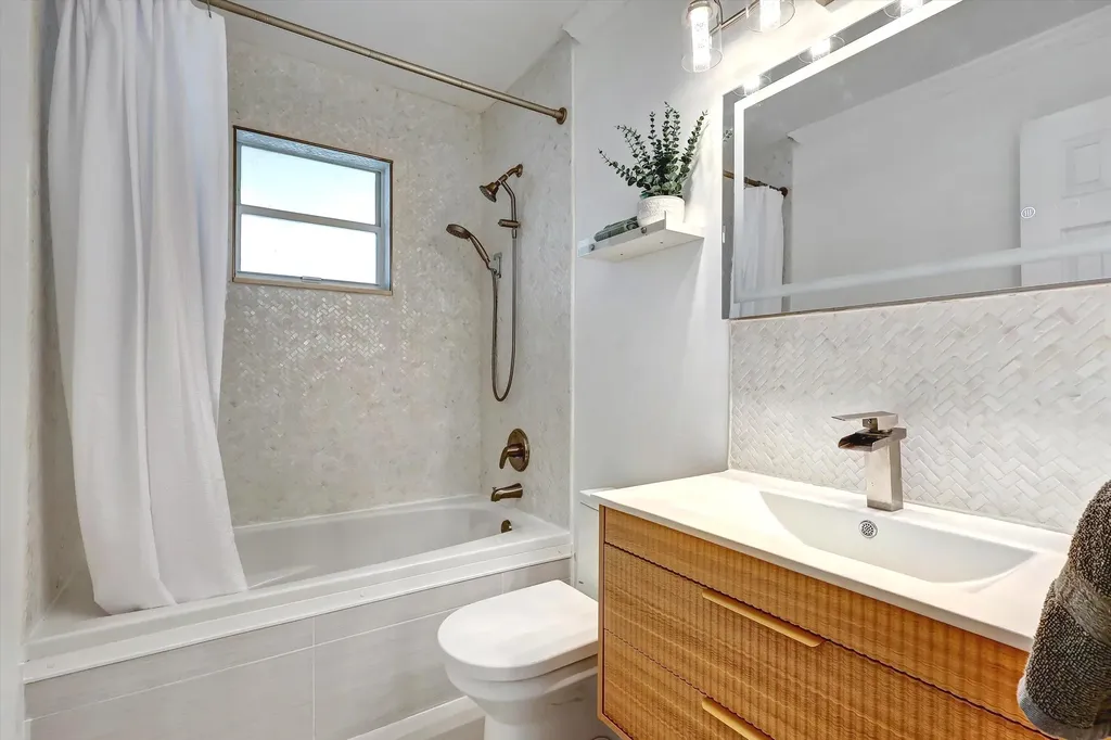 3546 Betty Ann Court E West Palm Beach FL 33403