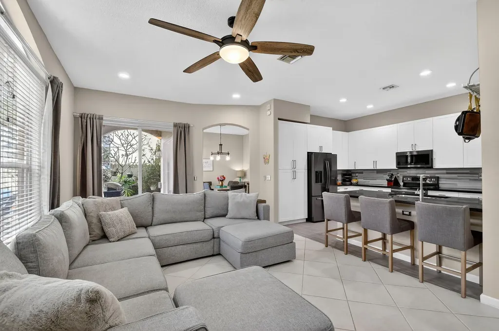 6941 Bruce Court Lake Worth FL 33463