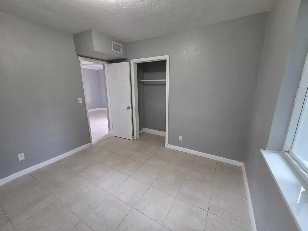 5720 Cleveland Street Hollywood FL 33021