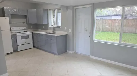 5720 Cleveland Street Hollywood FL 33021