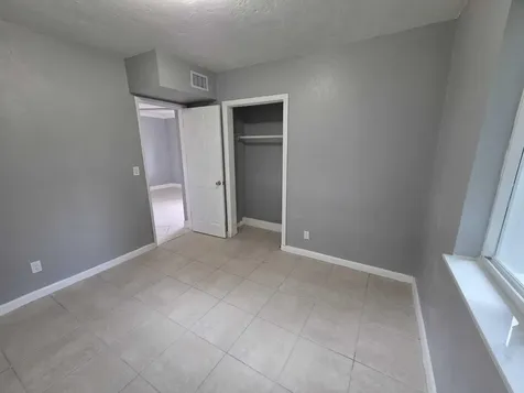 5720 Cleveland Street Hollywood FL 33021