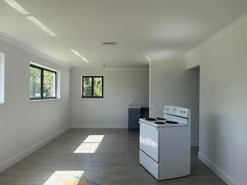 4131 SW 23rd Street West Park FL 33023