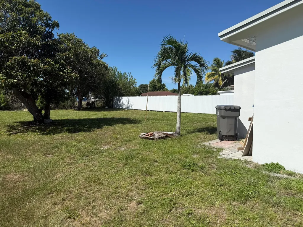 4131 SW 23rd Street West Park FL 33023