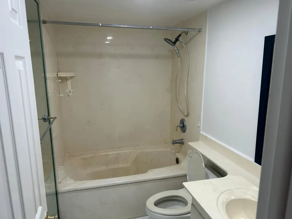 3900 NW 76th Avenue Sunrise FL 33351