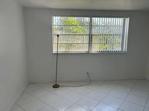 3900 NW 76th Avenue Sunrise FL 33351