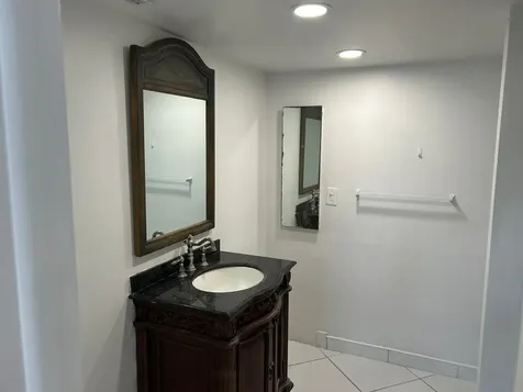 3900 NW 76th Avenue Sunrise FL 33351