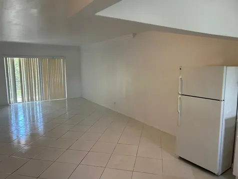 3900 NW 76th Avenue Sunrise FL 33351