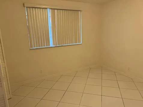 3900 NW 76th Avenue Sunrise FL 33351