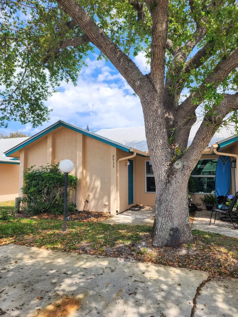 8933 SE Hobe Ridge Avenue Hobe Sound FL 33455