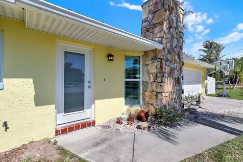 1902 Mimosa Avenue Fort Pierce FL 34949