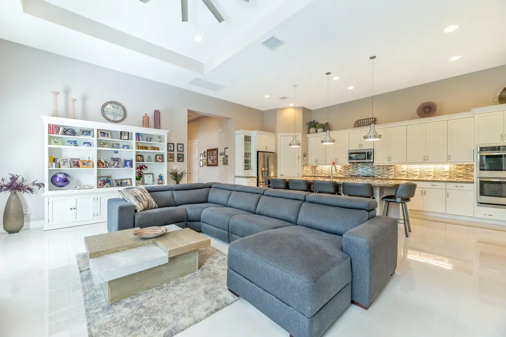 11825 N Kalmar Circle Circle N Parkland FL 33076