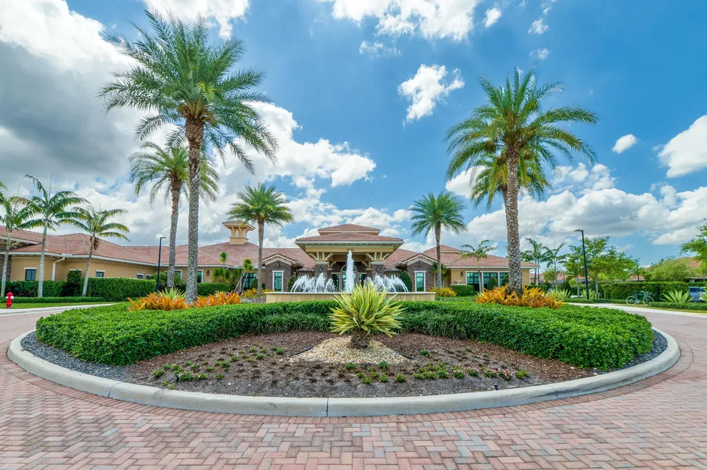 11825 N Kalmar Circle Circle N Parkland FL 33076