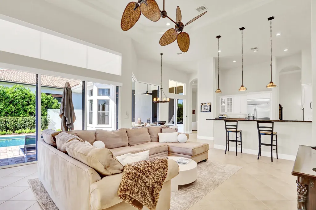 528 Les Jardin Drive Palm Beach Gardens FL 33410