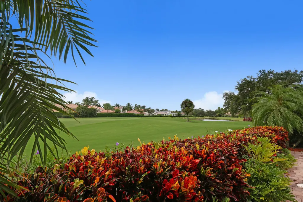 528 Les Jardin Drive Palm Beach Gardens FL 33410