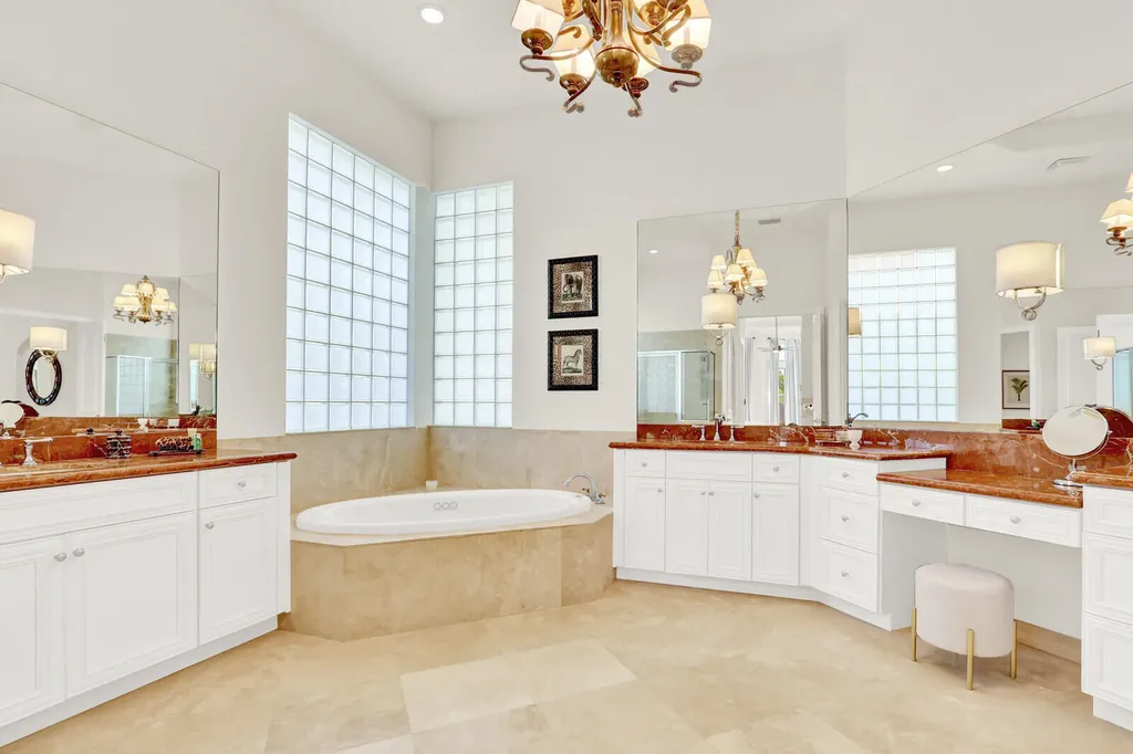 528 Les Jardin Drive Palm Beach Gardens FL 33410