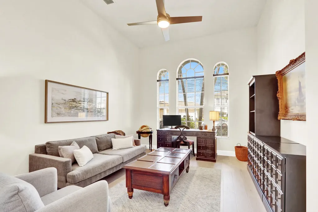 528 Les Jardin Drive Palm Beach Gardens FL 33410