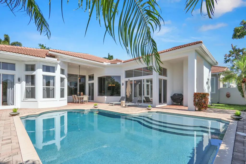 528 Les Jardin Drive Palm Beach Gardens FL 33410