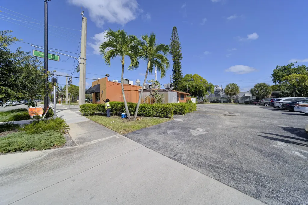 600 S Dixie Highway W Pompano Beach FL