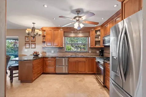 4421 NE 16th Terrace Oakland Park FL 33334