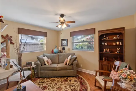 4421 NE 16th Terrace Oakland Park FL 33334