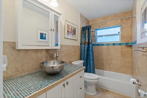 4421 NE 16th Terrace Oakland Park FL 33334