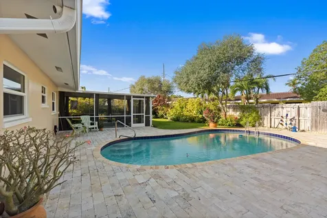 4421 NE 16th Terrace Oakland Park FL 33334