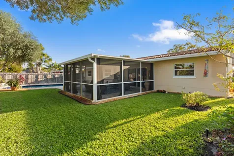 4421 NE 16th Terrace Oakland Park FL 33334