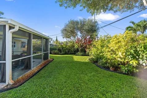4421 NE 16th Terrace Oakland Park FL 33334