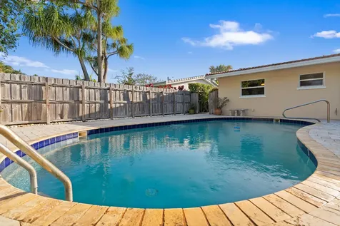 4421 NE 16th Terrace Oakland Park FL 33334
