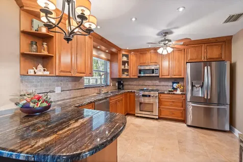 4421 NE 16th Terrace Oakland Park FL 33334