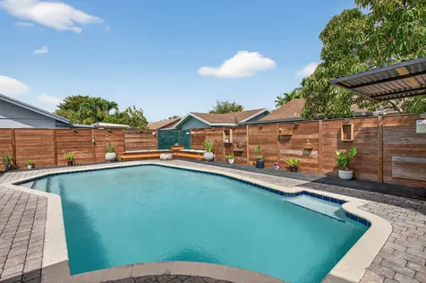 7521 SW 6th Court North Lauderdale FL 33068