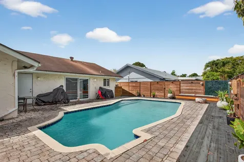 7521 SW 6th Court North Lauderdale FL 33068