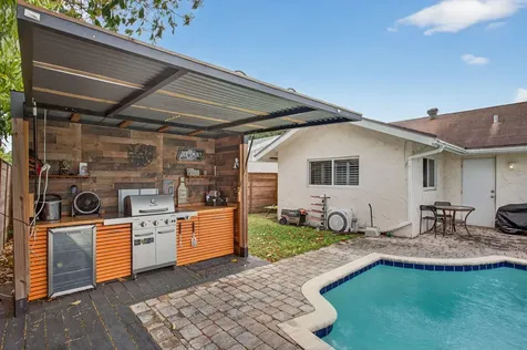 7521 SW 6th Court North Lauderdale FL 33068