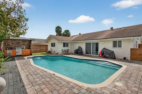 7521 SW 6th Court North Lauderdale FL 33068