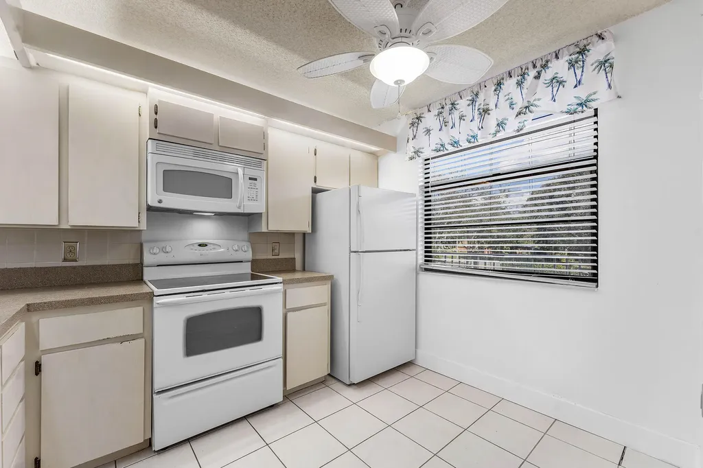 1721 Whitehall Drive Davie FL 33324