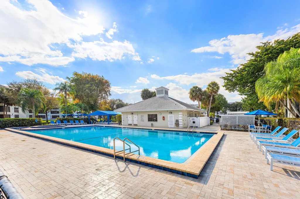 1721 Whitehall Drive Davie FL 33324