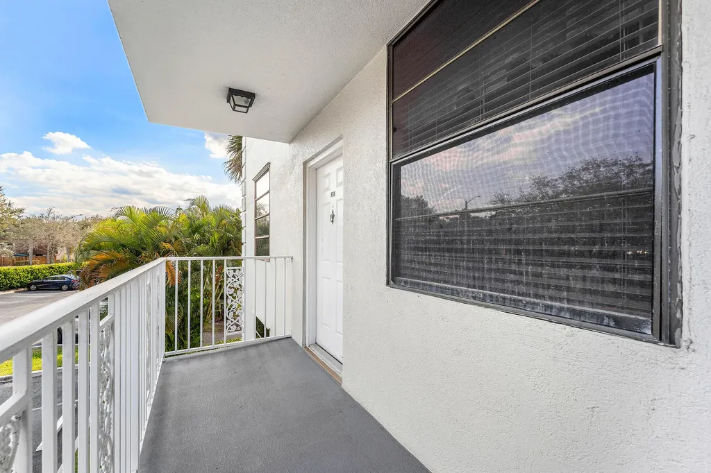 1721 Whitehall Drive Davie FL 33324