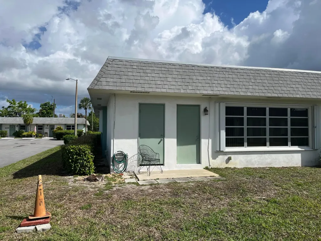 2638 Gately Drive E West Palm Beach FL 33415