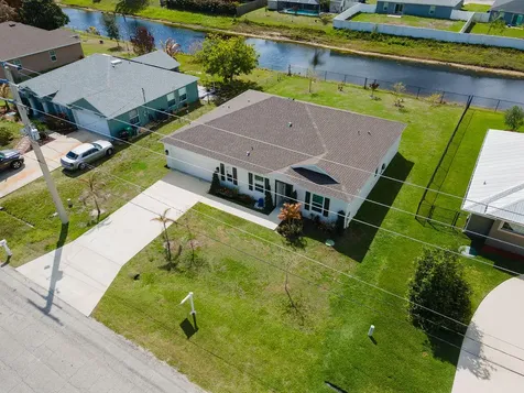 138 SW Carter Avenue Port St Lucie FL 34983