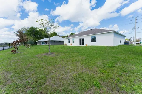 138 SW Carter Avenue Port St Lucie FL 34983