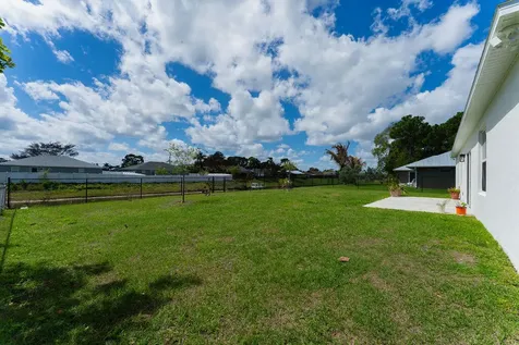 138 SW Carter Avenue Port St Lucie FL 34983